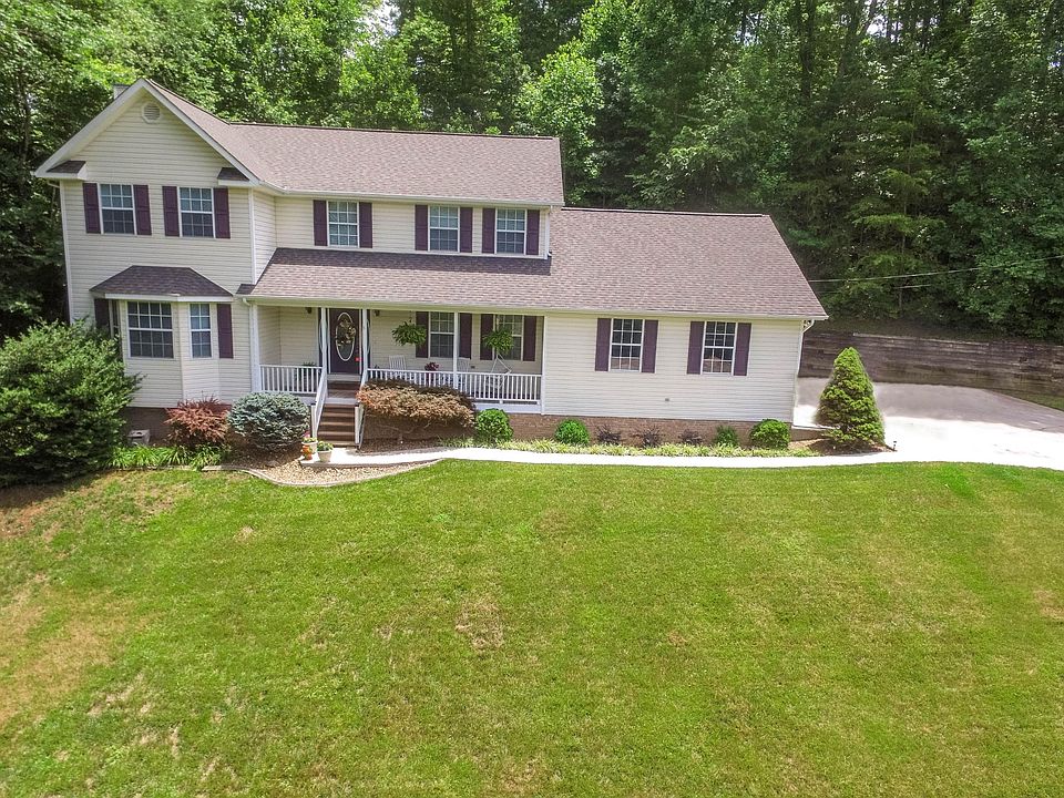 1st image of 405 Jefferson Ln