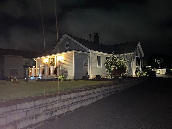 2nd image of 72 Woodhull Ave
