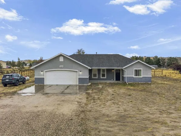 320 Flora Dr, Spring Creek, NV 89815