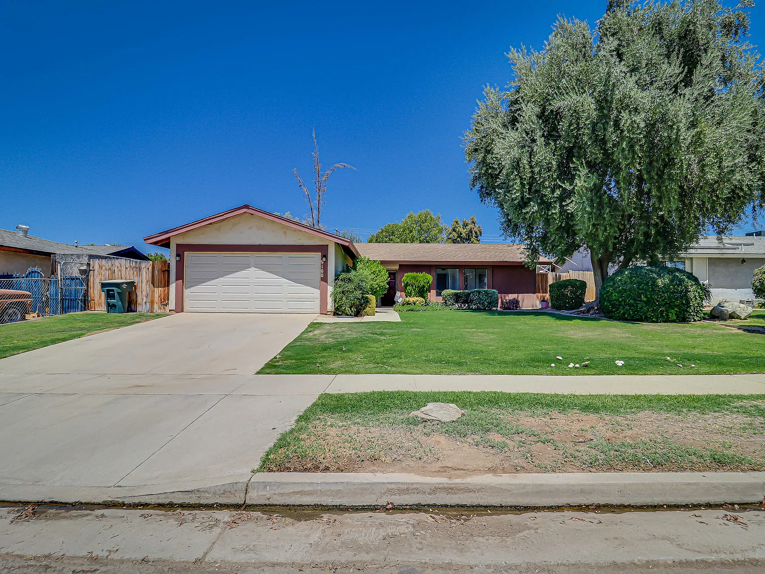 3 bed, 1218 sqft, $2,100 — Photo 1
