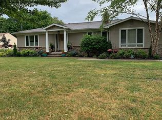 1893 Bassett Rd, Westlake, OH 44145