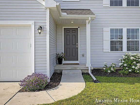 3rd image of 2060 Orlov Dr
