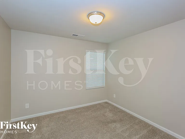 9613 Hamel St — Photo 12
