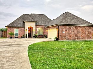 106 Hickory St, Iowa, LA 70647