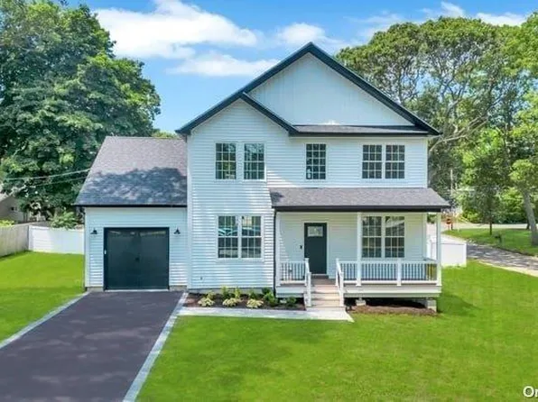 34 Penn Street, Lake Grove, NY 11755
