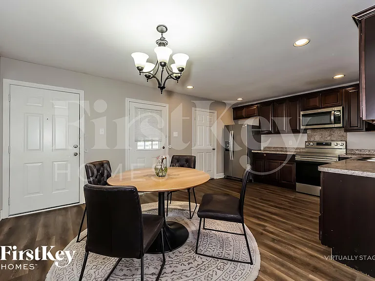 607 Lentisco Dr — Photo 6