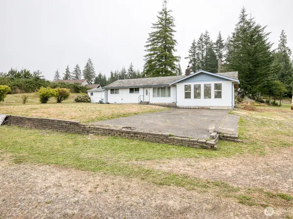 576 Ocean Beach Road, Hoquiam, WA 98550