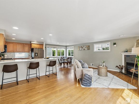 3rd image of 3008 NW 85th Street