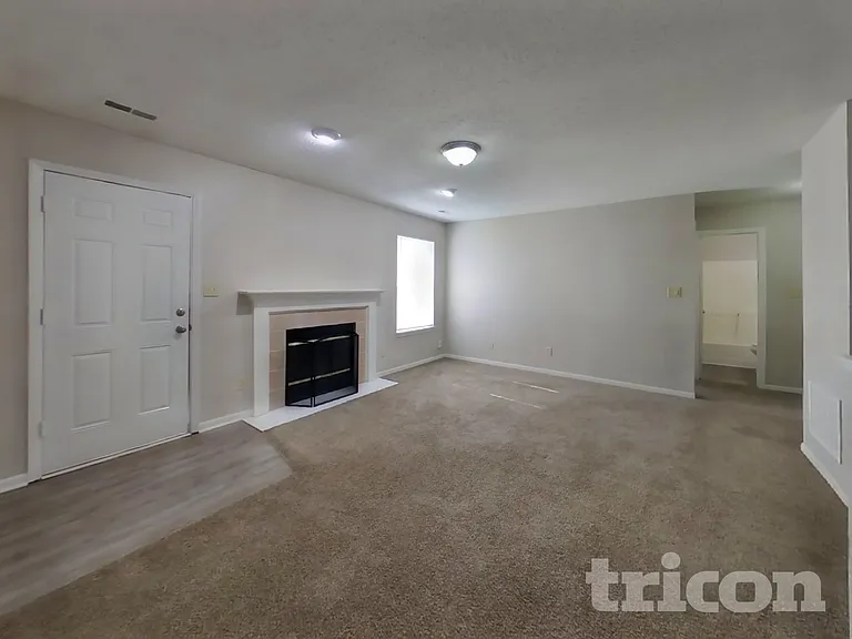 111 Silverberry Ct — Photo 3