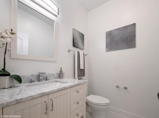 744 W Bittersweet Pl #2W, Chicago, IL 60613
