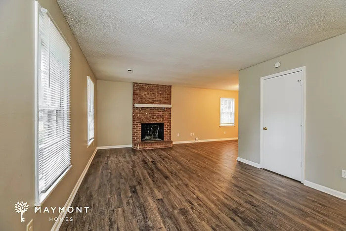 121 Beverly Dr — Photo 4