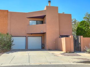 2005 Dartmouth Dr NE, Albuquerque, NM 87106