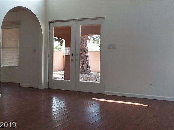 4th image of 1111 S Christy Ln