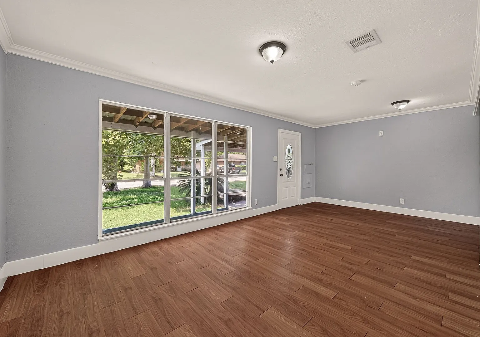Spacious 5 Bedroom Home in a Prime Southeast Houston Location! — Photo 3