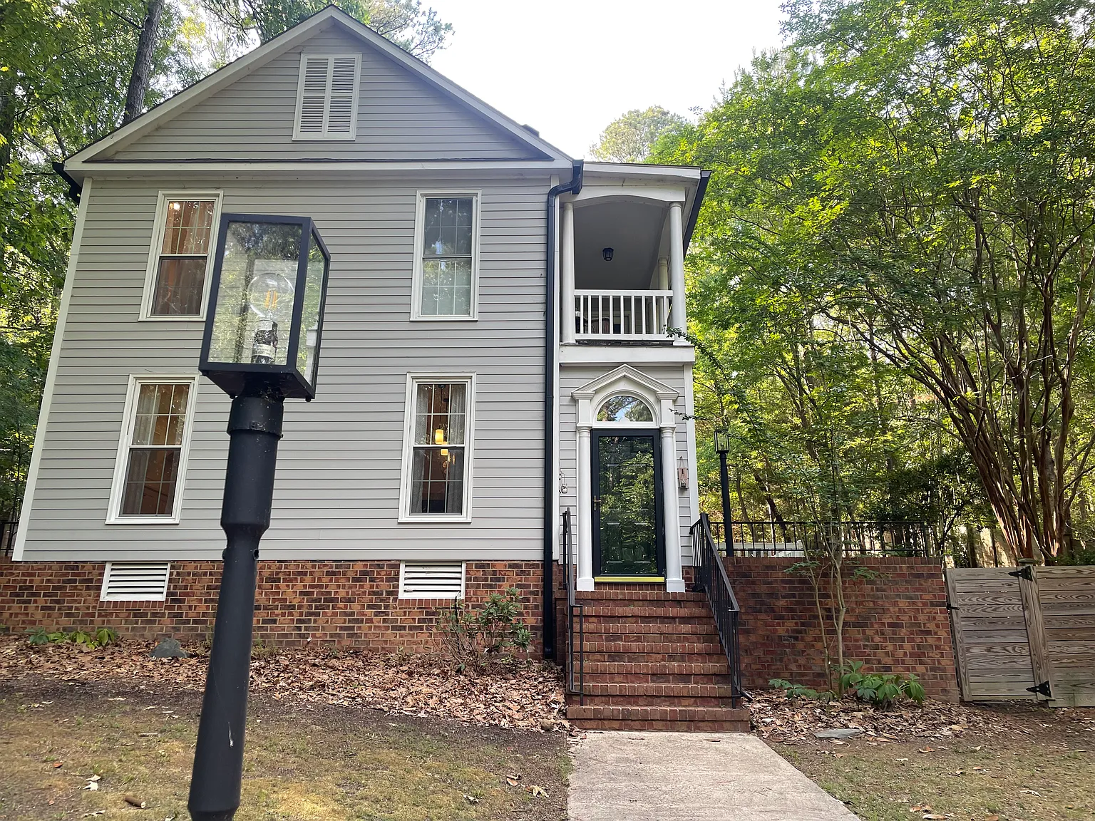 4 bed, 2.5 bath, 2063 sqft, $5,000 — Photo 2