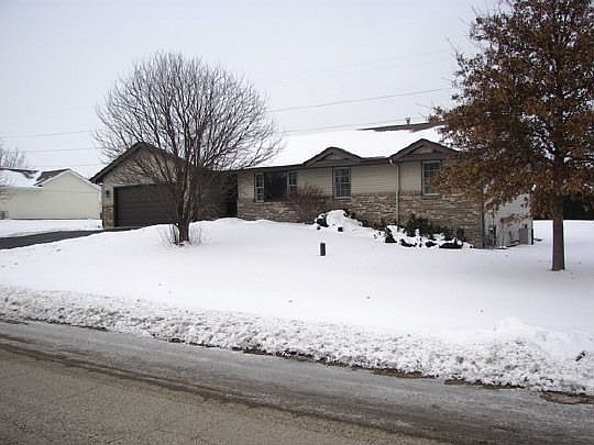 1st image of 886 Campton Dr
