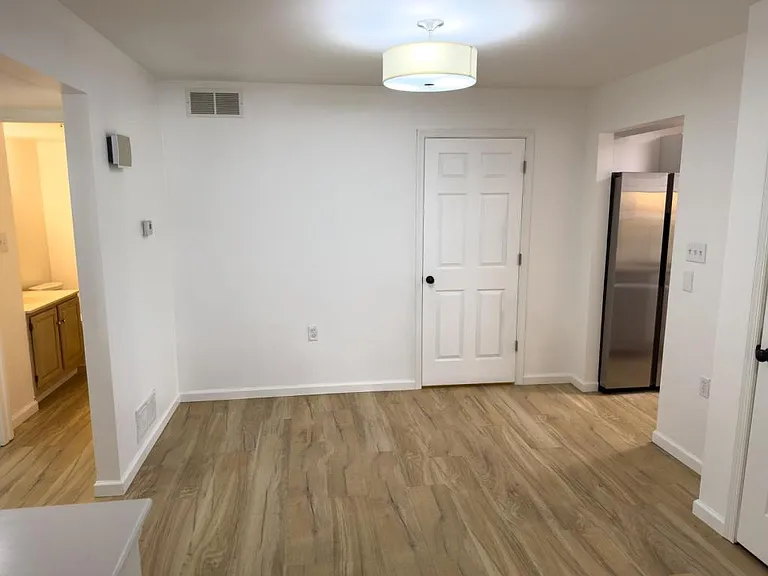 140 Lindfield Cir — Photo 5