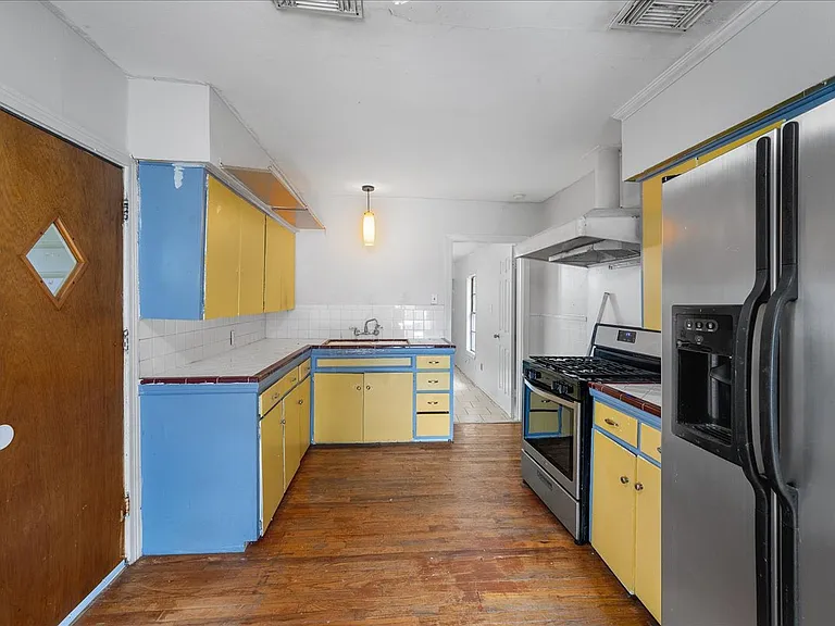 1409 Clifford Ave — Photo 9