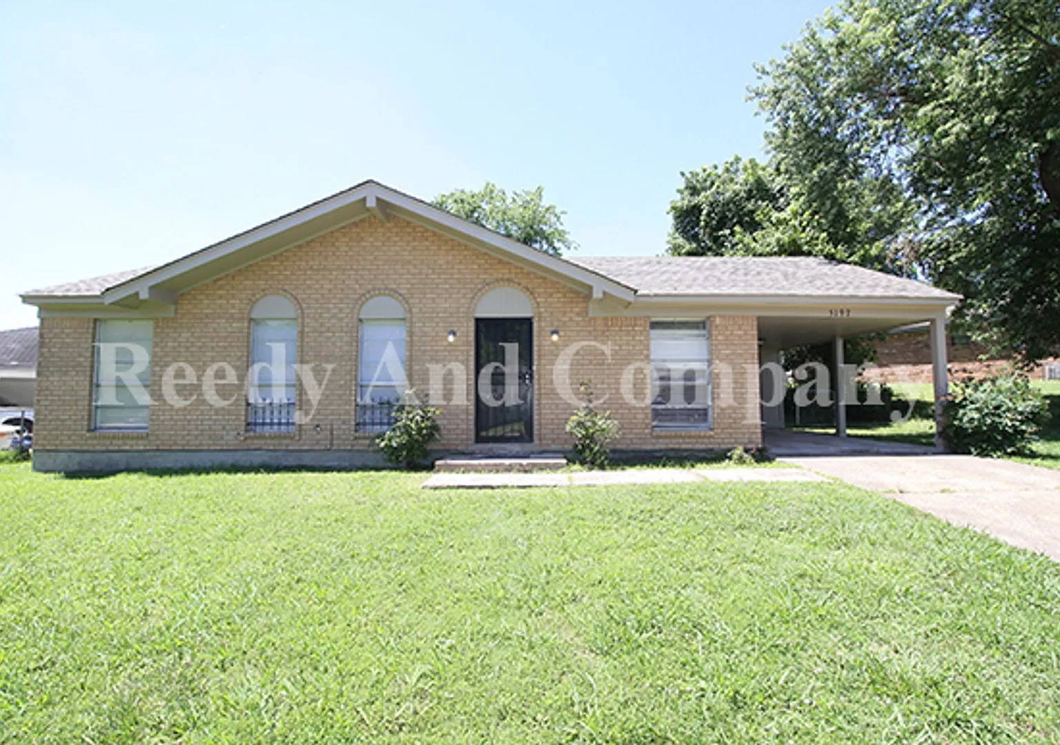 Welcome to 5197 Chantilly Dr in Memphis, TN! — Photo 1