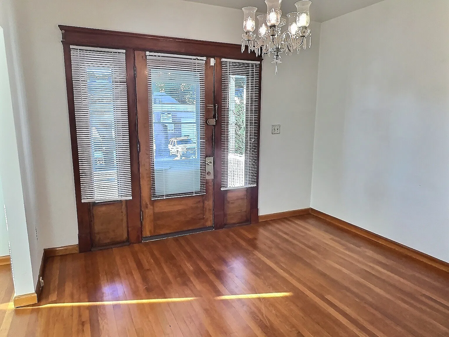 2 bed, 850 sqft, $1,800 — Photo 4
