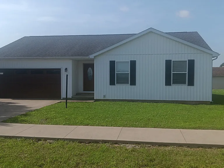 7609 Heim Rd — Photo 1