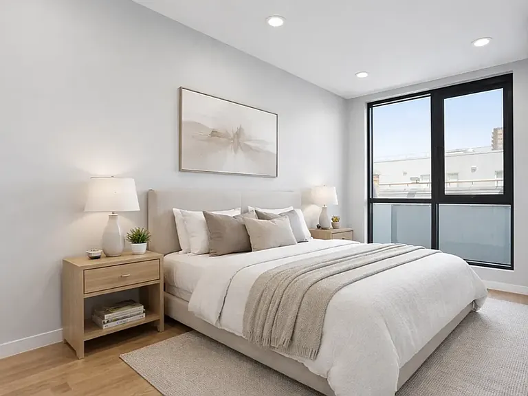 356 E 8th St #Penthouse 4 — Photo 4