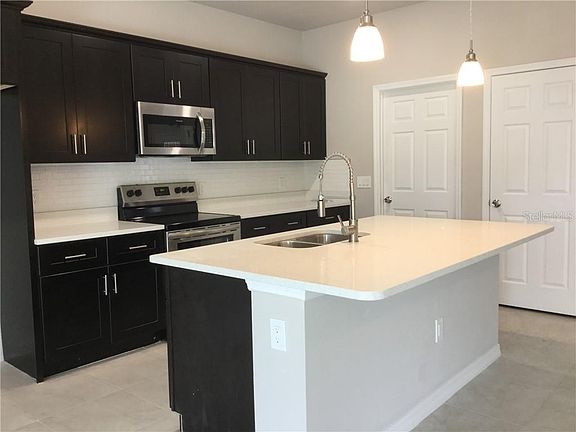 2nd image of 324 Miami Ln