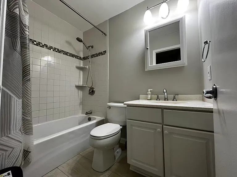 2788 Bingham Dr — Photo 16