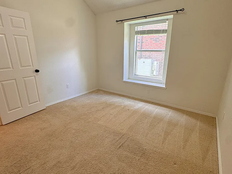 7015 Hillwood Dr — Photo 17