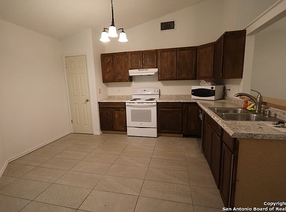 4th image of 5711 Lakefront St