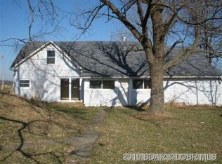 4 Manning School Rd, Eldon, MO 65026
