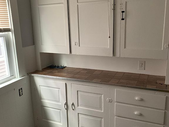 5th image of 2334 S Park Ave