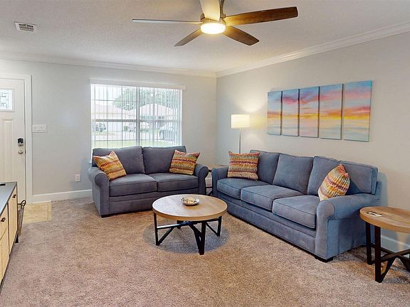 3rd image of 1010 Antigua Cir