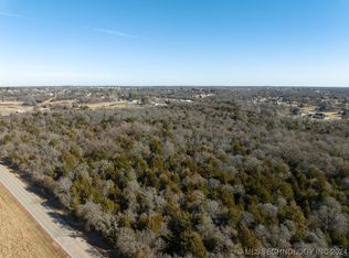 4 S Dobbs Rd, Harrah, OK 73045
