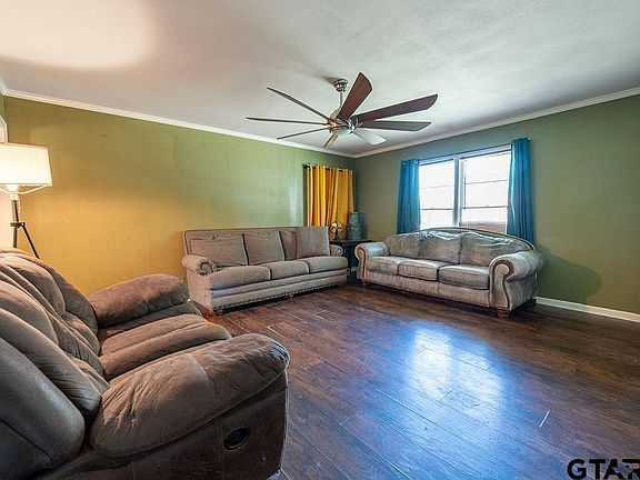 4th image of 305 Park Cir