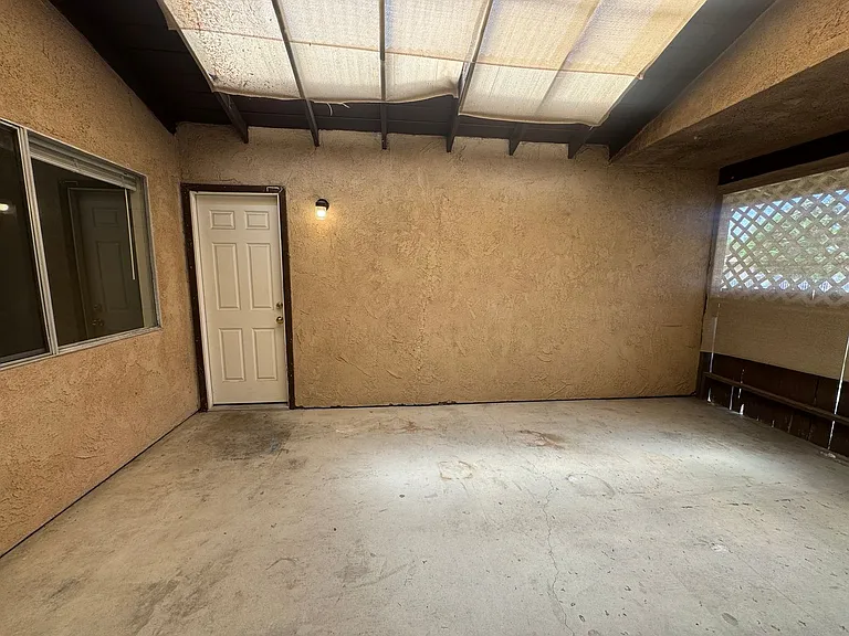 533 Montecito — Photo 13