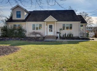 37 Cameron Ave, Pompton Plains, NJ 07444