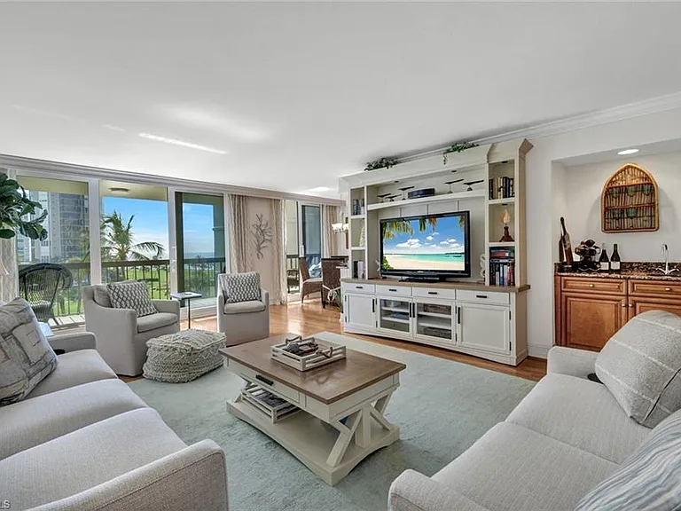 4551 Gulf Shore Blvd N #505 — Photo 7