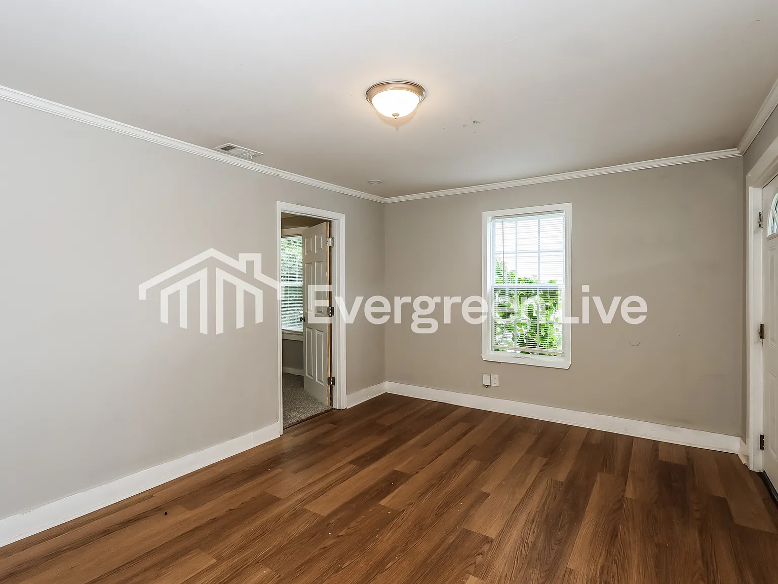 3 bed, 1.0 bath, 804 sqft, $945 — Photo 4