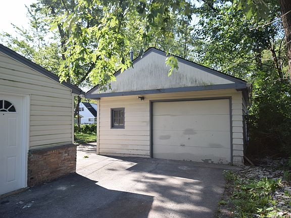 2nd image of 421 Westgate Dr