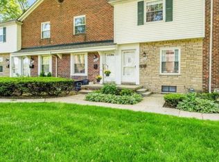 22933 Lakeshore Dr, Saint Clair Shores, MI 48080