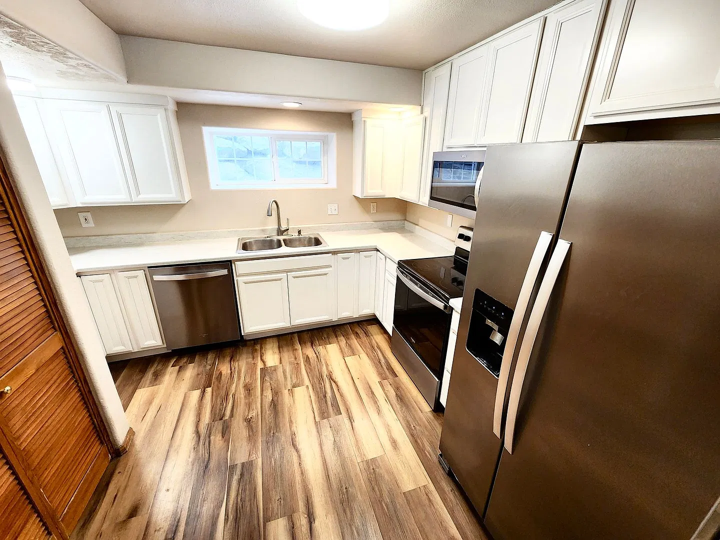 2 Bedroom Townhome — Photo 4