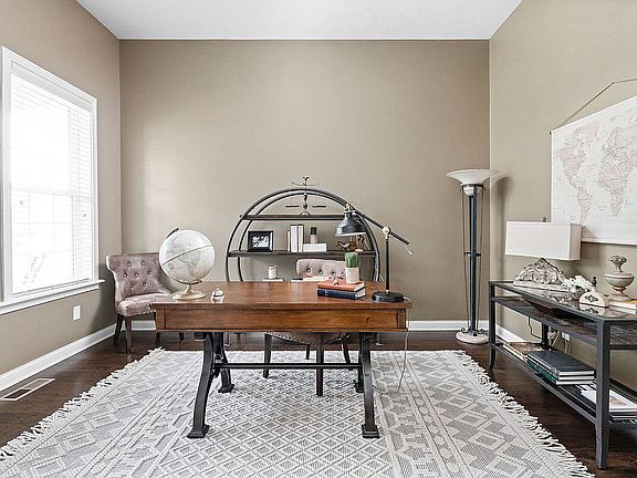 3rd image of 2808 W High Grove Cir