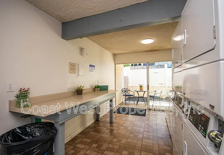 381 Oak Ave #5 — Photo 19