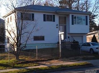 190 Wicks Rd, Brentwood, NY 11717