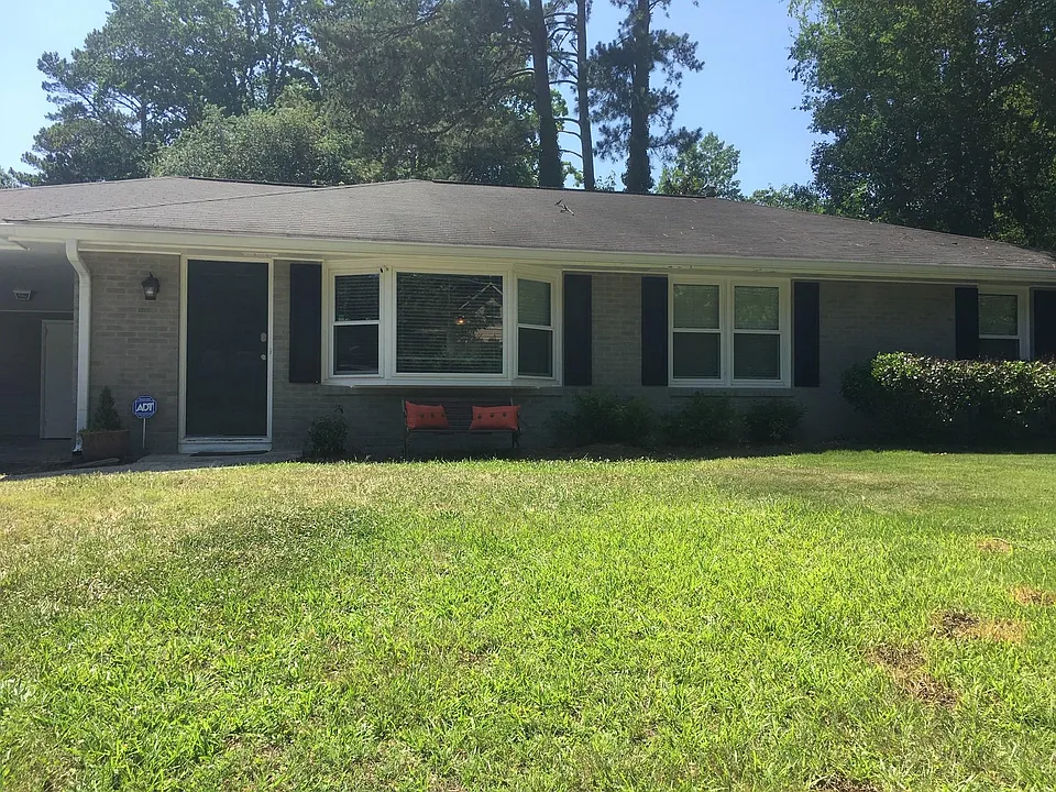 2384 E Drew Valley Rd NE