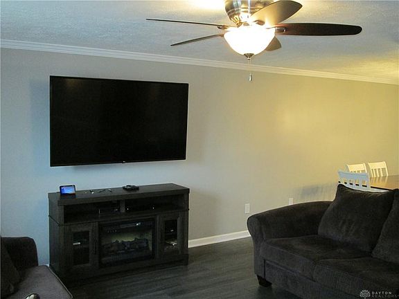 2nd image of 119 Wickham Farm Dr