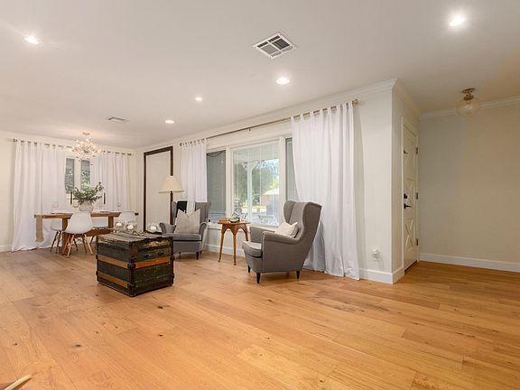 4th image of 4243 E Pinchot Ave