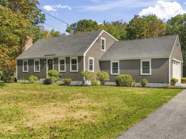 1284 New County Road, Dayton, ME 04005