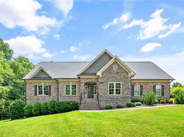 2672 Brooke Meadows Dr, Browns Summit, NC 27214